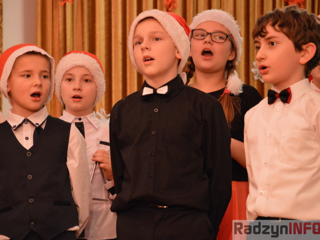 Kolędowanie w Państwowej Szkole Muzycznej w Radzyniu Podlaskim