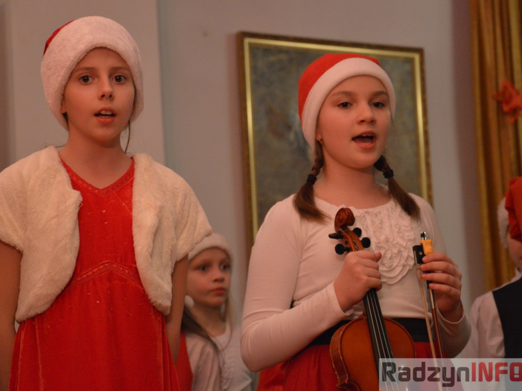 Kolędowanie w Państwowej Szkole Muzycznej w Radzyniu Podlaskim