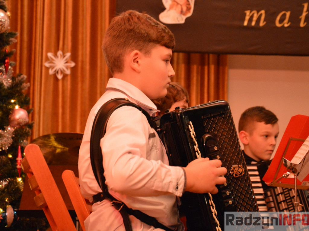 Kolędowanie w Państwowej Szkole Muzycznej w Radzyniu Podlaskim