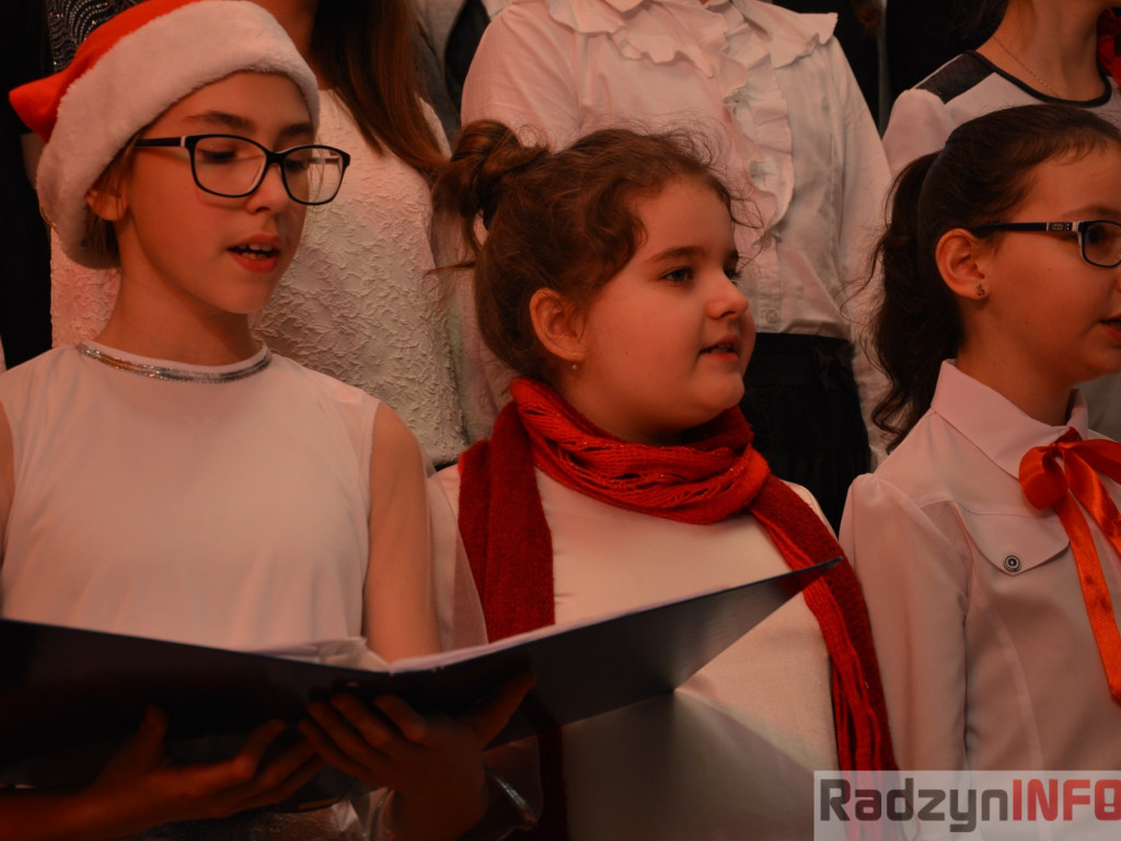 Kolędowanie w Państwowej Szkole Muzycznej w Radzyniu Podlaskim
