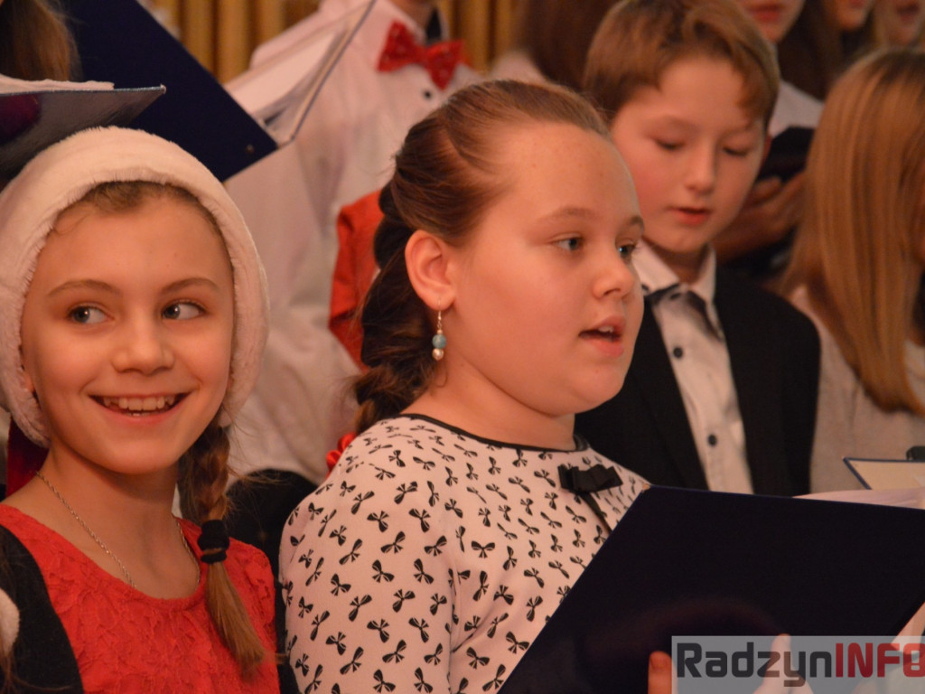 Kolędowanie w Państwowej Szkole Muzycznej w Radzyniu Podlaskim