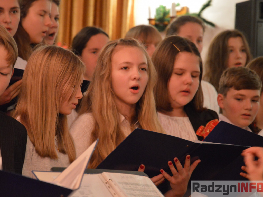 Kolędowanie w Państwowej Szkole Muzycznej w Radzyniu Podlaskim
