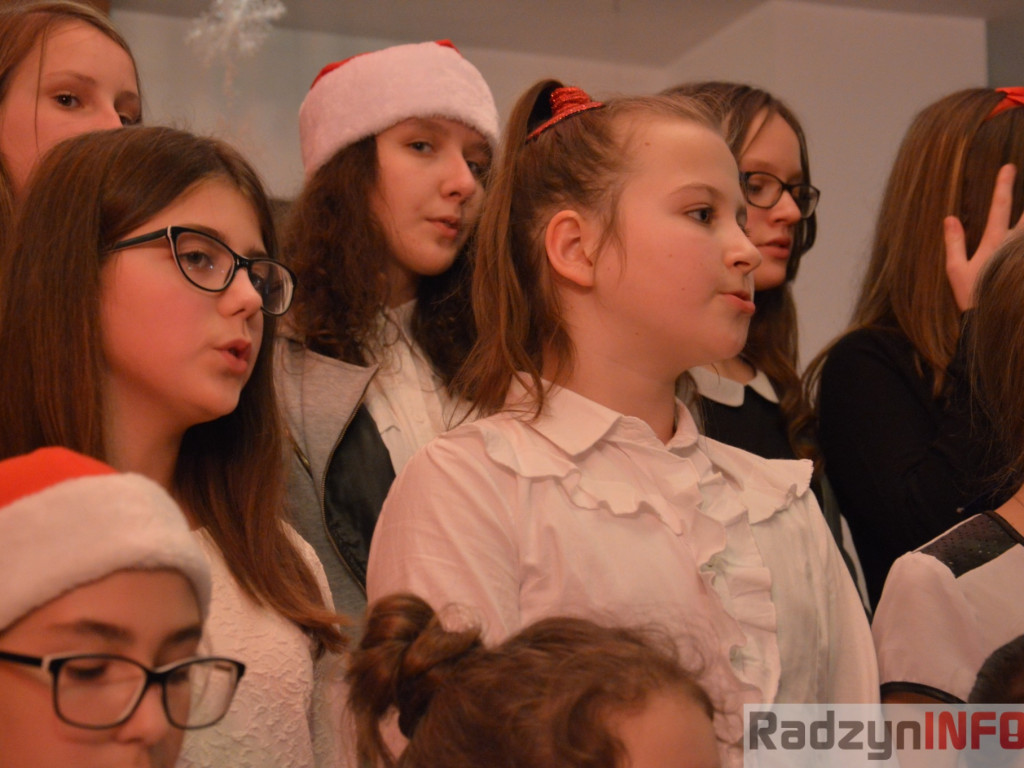 Kolędowanie w Państwowej Szkole Muzycznej w Radzyniu Podlaskim