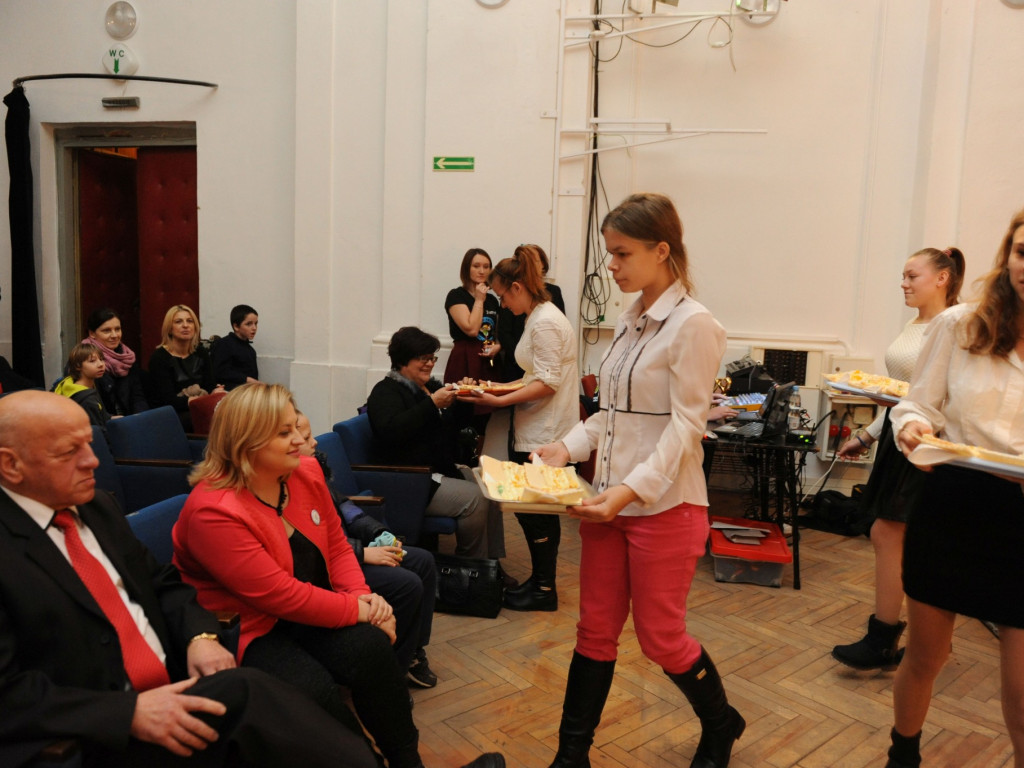 Jubileusz teatru Hokus-Pokus przy SOSW