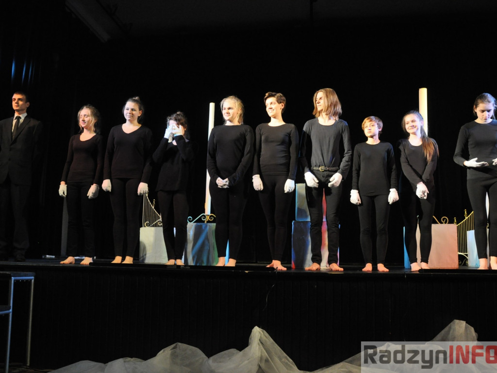 Przedświąteczny wieczór z teatrem 