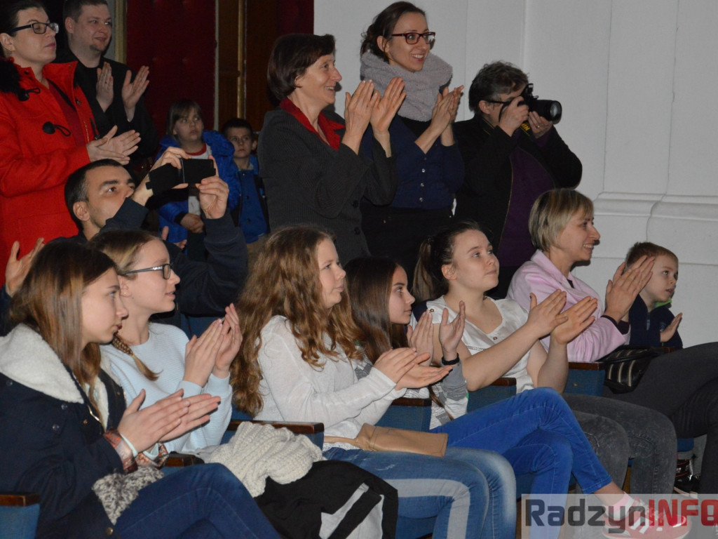 Przedświąteczny wieczór z teatrem 