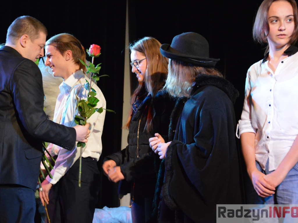 Przedświąteczny wieczór z teatrem 