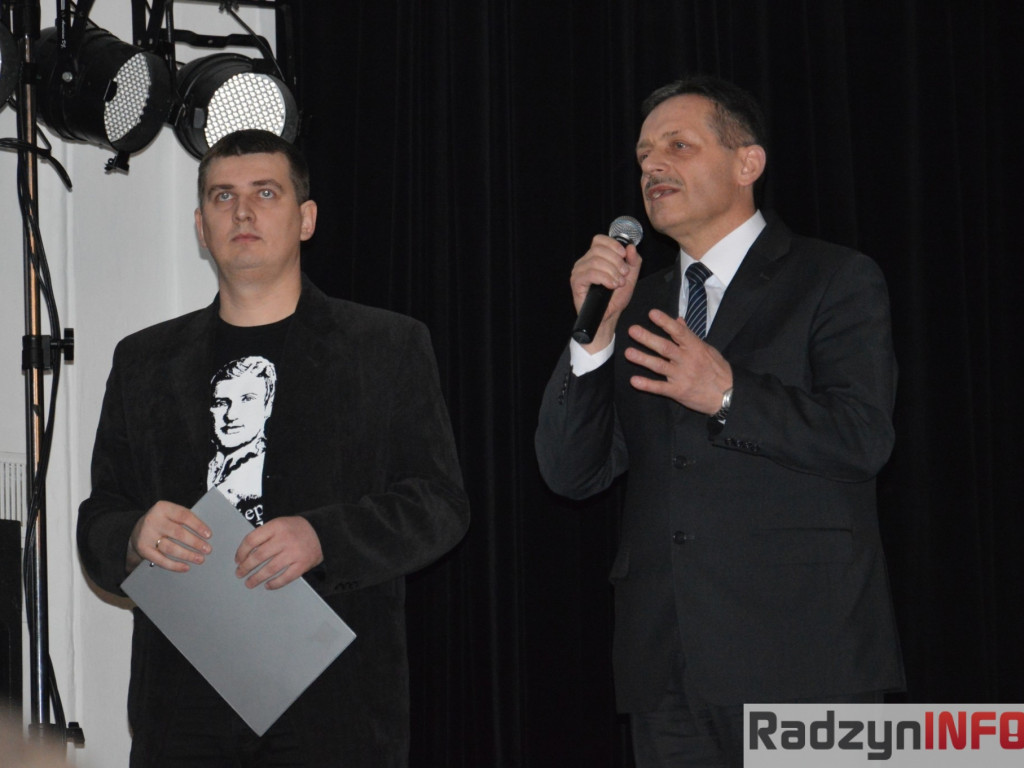 Wigilia Dnia Żołnierzy Wyklętych, czyli pokaz diaporamy i odsłonięcie nowej tablicy
