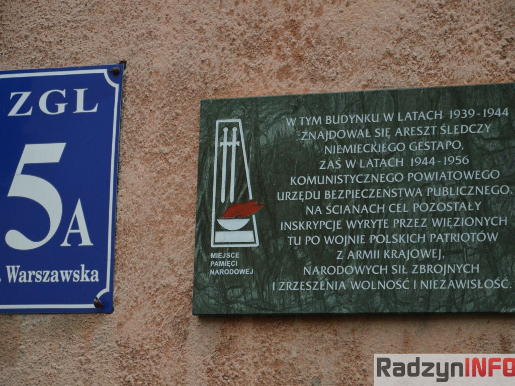 Wigilia Dnia Żołnierzy Wyklętych, czyli pokaz diaporamy i odsłonięcie nowej tablicy