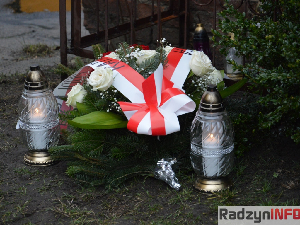 Wigilia Dnia Żołnierzy Wyklętych, czyli pokaz diaporamy i odsłonięcie nowej tablicy