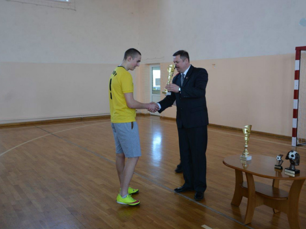 Strażacy zmierzyli się na boisku