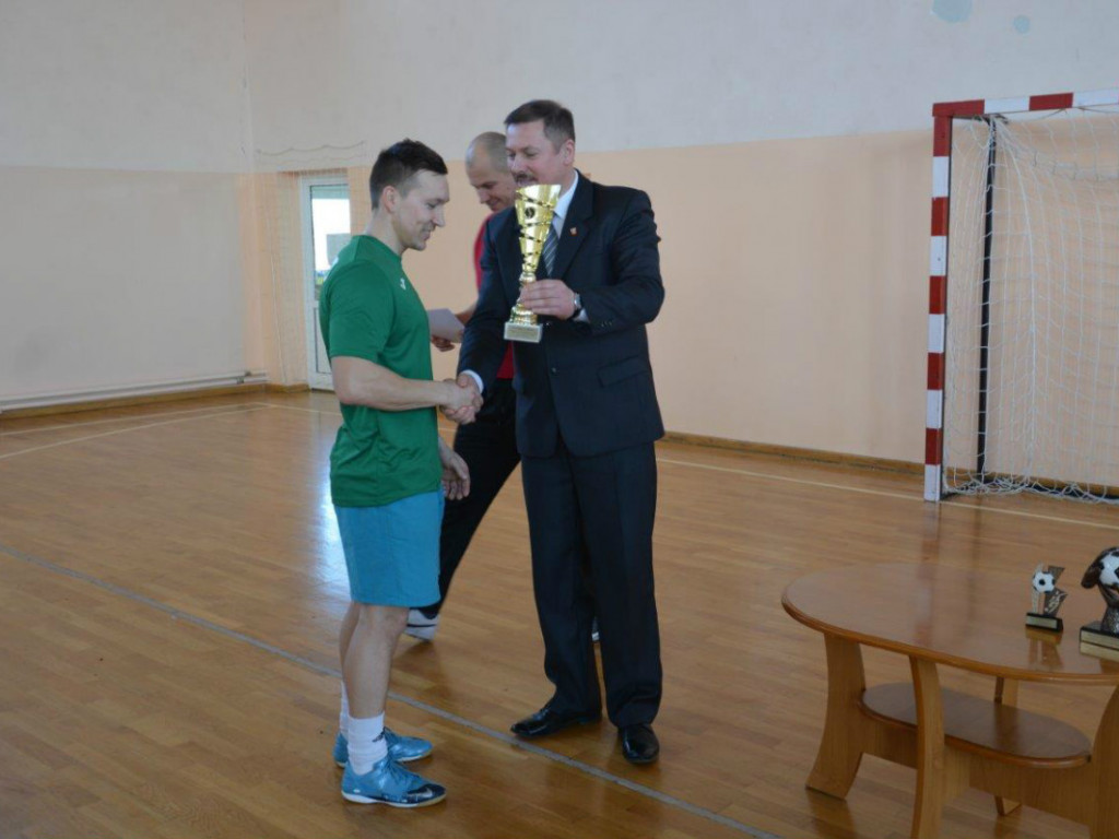 Strażacy zmierzyli się na boisku