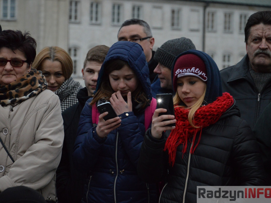 Elżbieta Dzikowska odsłoniła tabliczkę na Skwerze Podróżników