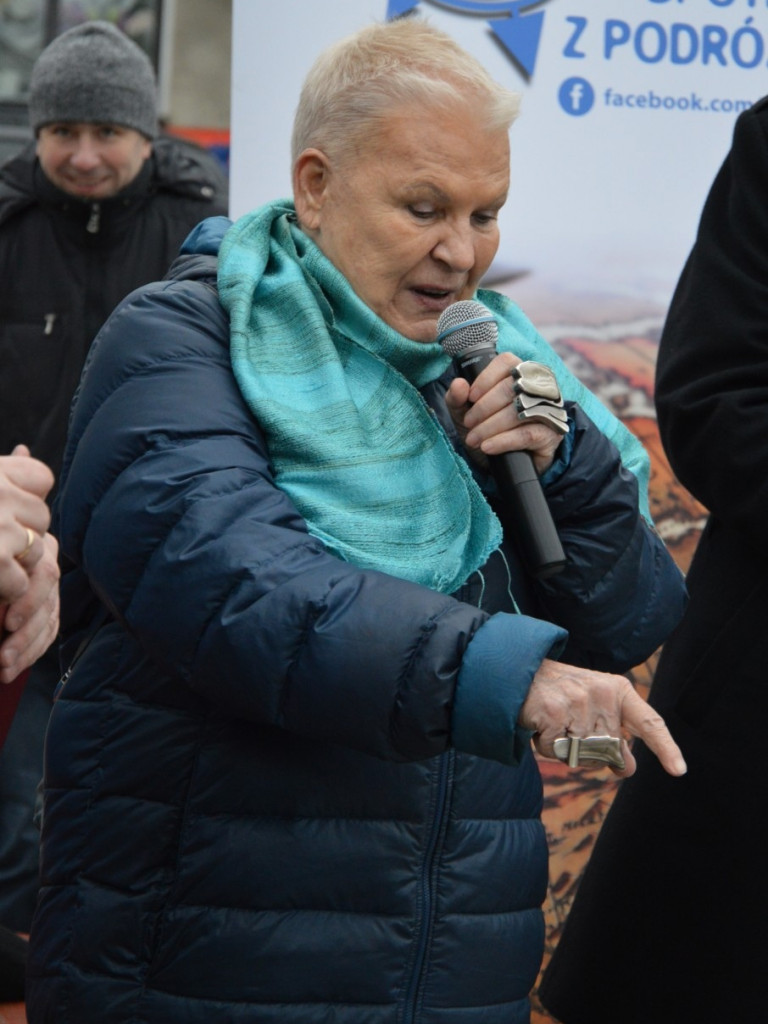 Elżbieta Dzikowska odsłoniła tabliczkę na Skwerze Podróżników