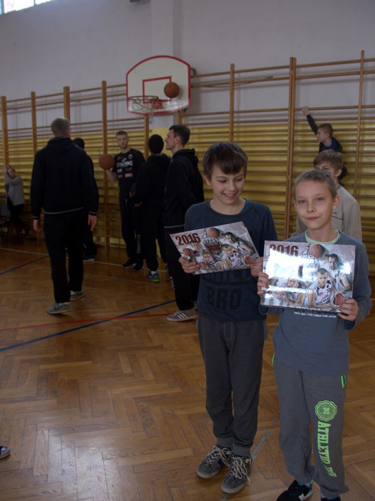 Spotkanie z koszykarzami Startu Lublin w Zespole Szkół w Białce