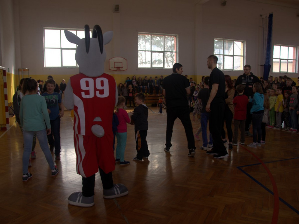 Spotkanie z koszykarzami Startu Lublin w Zespole Szkół w Białce
