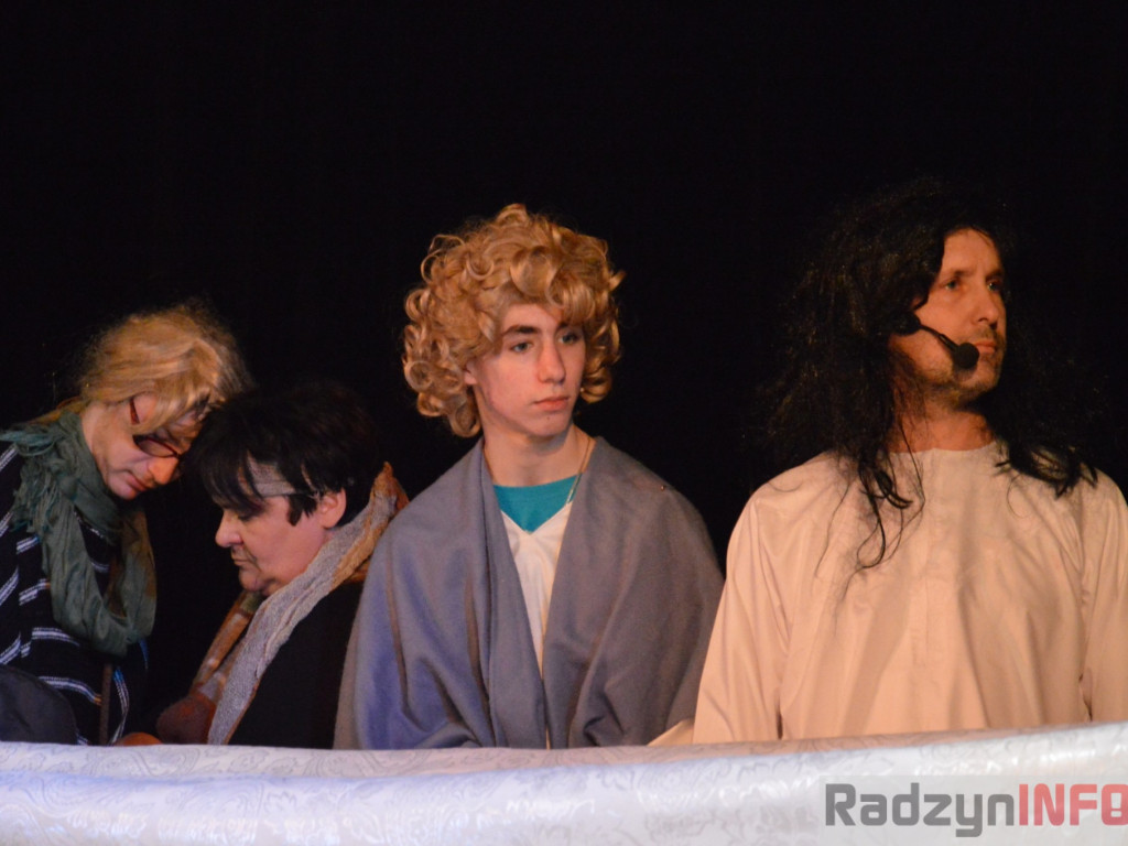 Misterium Wielkanocne w wykonaniu teatru Hokus-Pokus
