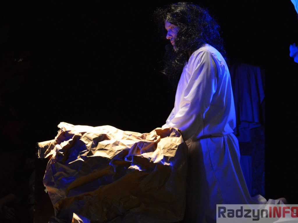 Misterium Wielkanocne w wykonaniu teatru Hokus-Pokus