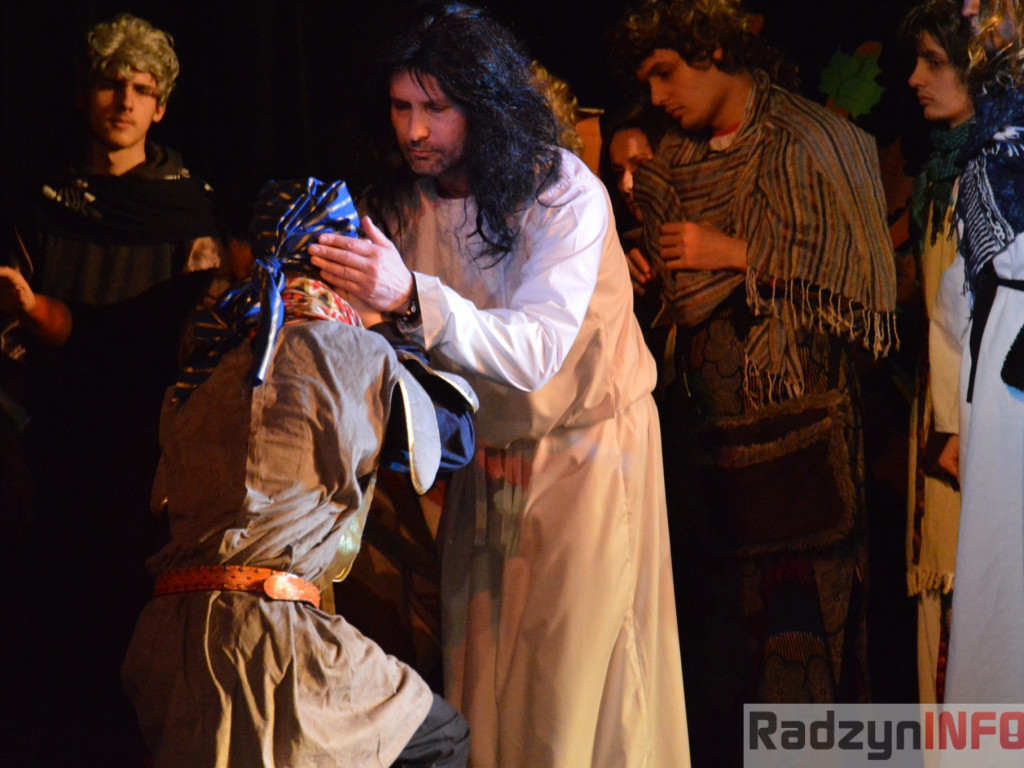 Misterium Wielkanocne w wykonaniu teatru Hokus-Pokus