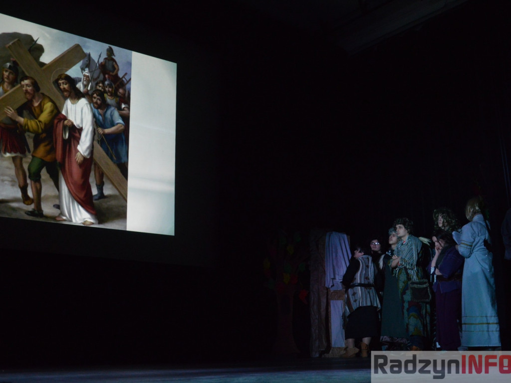 Misterium Wielkanocne w wykonaniu teatru Hokus-Pokus