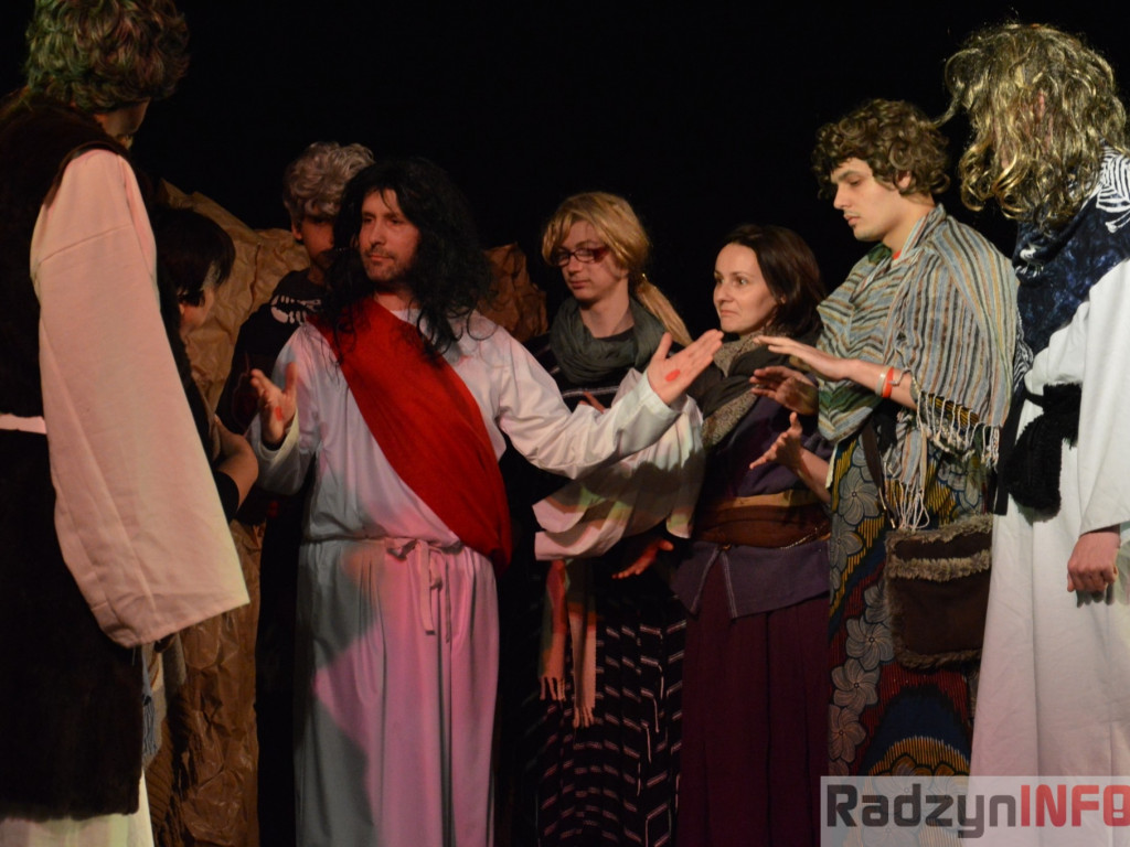 Misterium Wielkanocne w wykonaniu teatru Hokus-Pokus