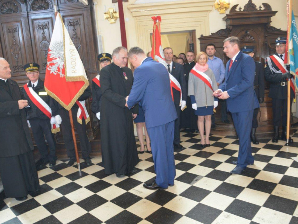 Ksiądz Andrzej Kieliszek, odznaczony Srebrnym Krzyżem Zasługi