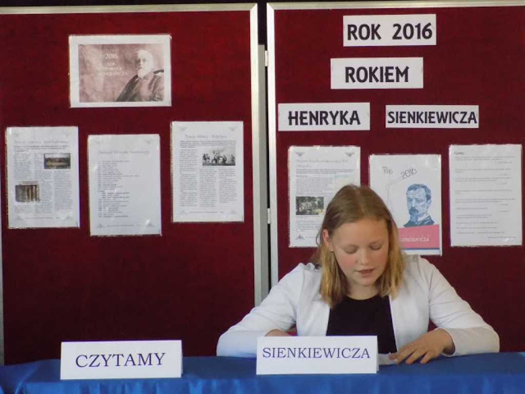 W Szkole Podstawowej w  Zakrzewie czytali Sienkiewicza