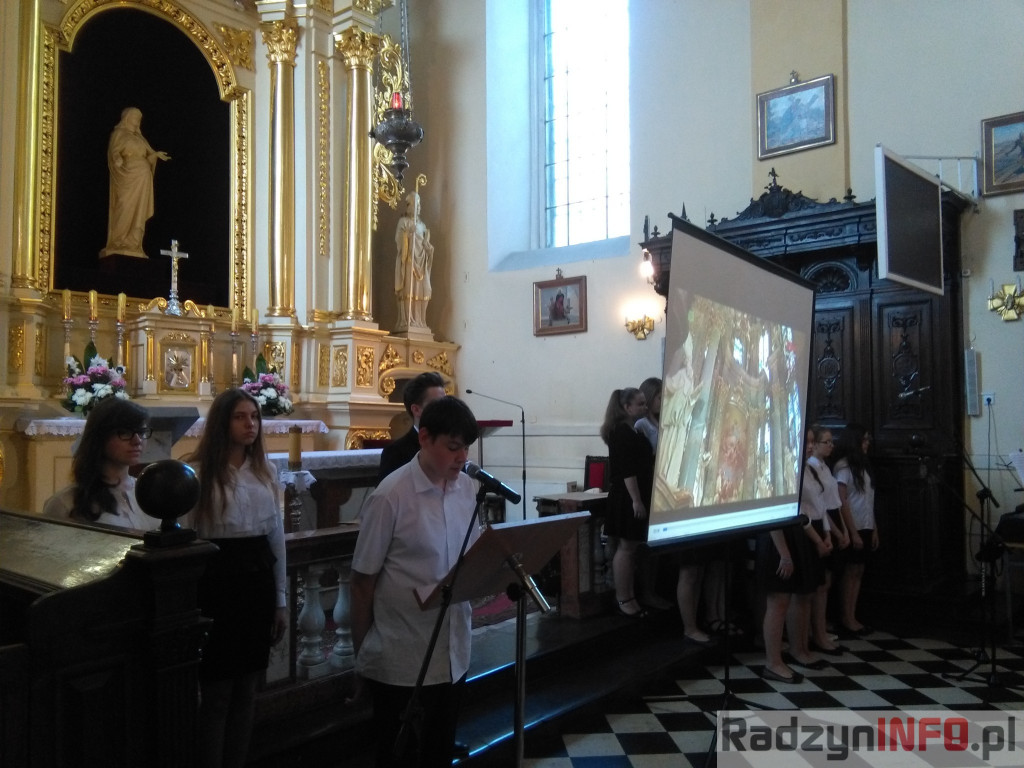Rocznica nadania Gimnazjum Nr 1 imienia Orląt oraz liryczny pokłon matkom