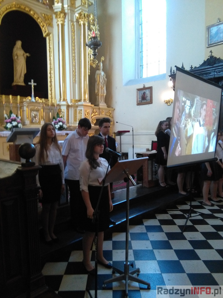 Rocznica nadania Gimnazjum Nr 1 imienia Orląt oraz liryczny pokłon matkom
