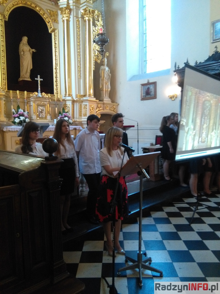 Rocznica nadania Gimnazjum Nr 1 imienia Orląt oraz liryczny pokłon matkom