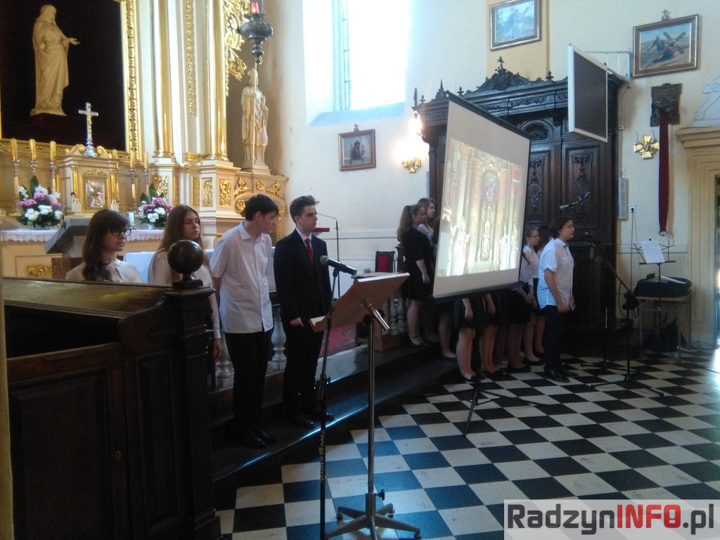 Rocznica nadania Gimnazjum Nr 1 imienia Orląt oraz liryczny pokłon matkom