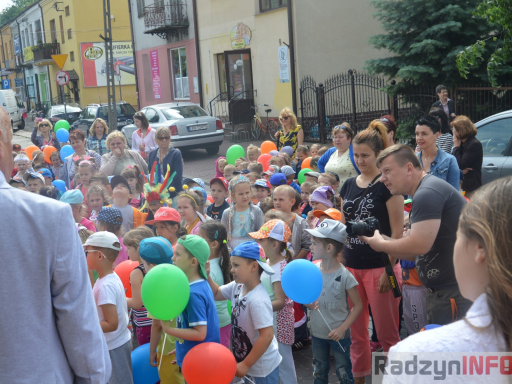 Radzyniacy czytali bajki i wiersze dzieciom