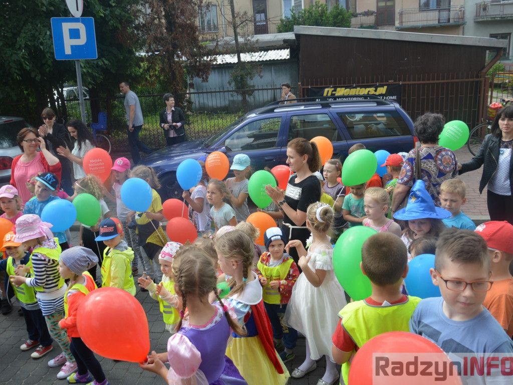 Radzyniacy czytali bajki i wiersze dzieciom