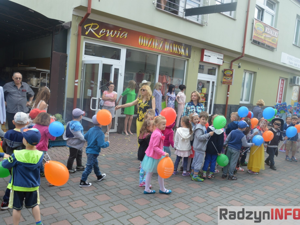 Radzyniacy czytali bajki i wiersze dzieciom