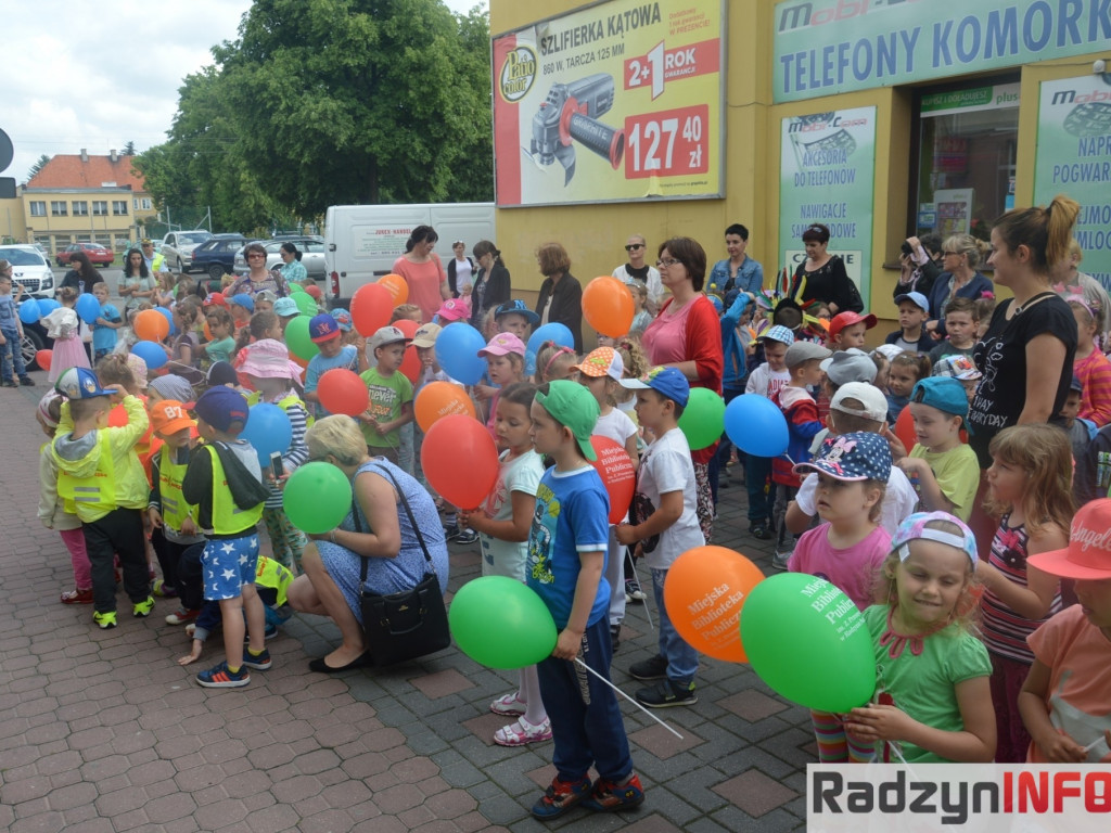 Radzyniacy czytali bajki i wiersze dzieciom