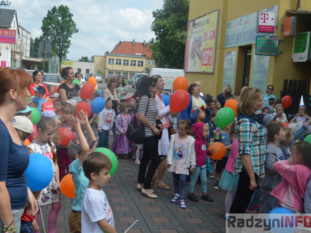 Radzyniacy czytali bajki i wiersze dzieciom