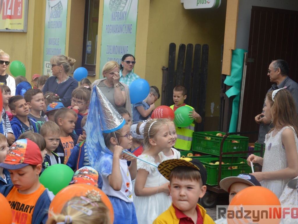 Radzyniacy czytali bajki i wiersze dzieciom