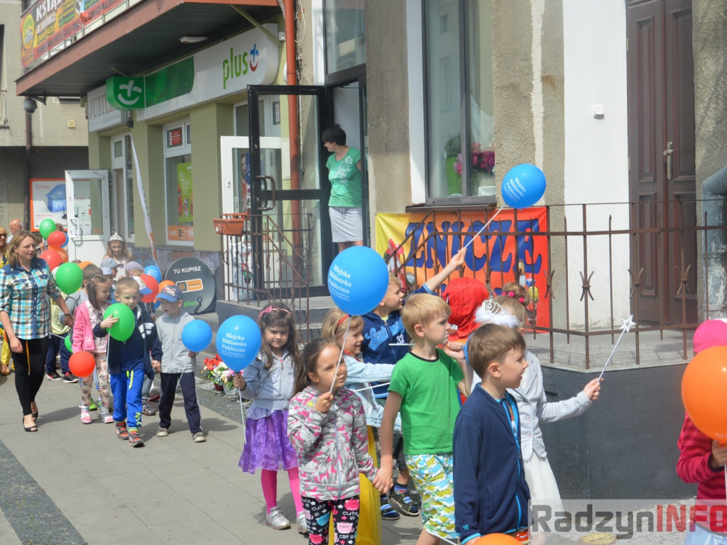 Radzyniacy czytali bajki i wiersze dzieciom