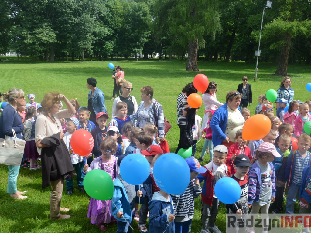 Radzyniacy czytali bajki i wiersze dzieciom