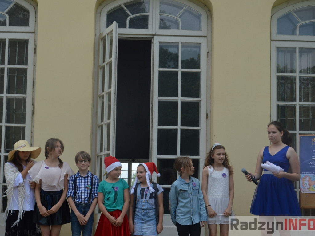 Radzyniacy czytali bajki i wiersze dzieciom