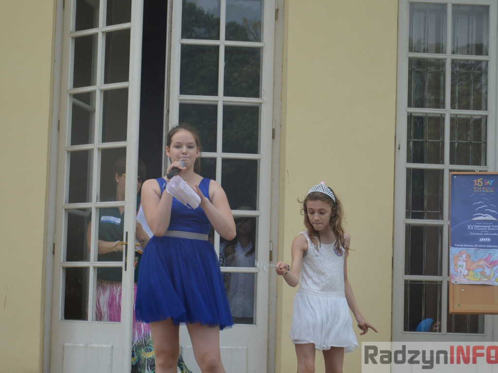Radzyniacy czytali bajki i wiersze dzieciom