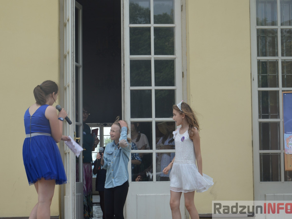 Radzyniacy czytali bajki i wiersze dzieciom