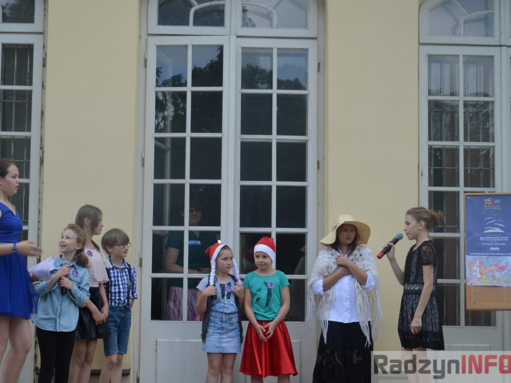 Radzyniacy czytali bajki i wiersze dzieciom