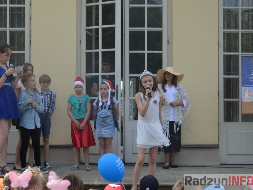 Radzyniacy czytali bajki i wiersze dzieciom