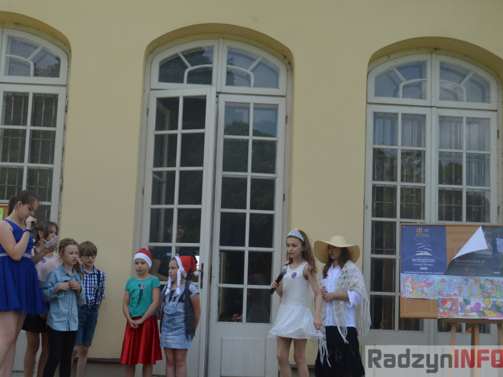 Radzyniacy czytali bajki i wiersze dzieciom
