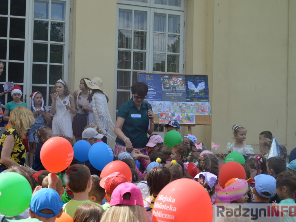 Radzyniacy czytali bajki i wiersze dzieciom