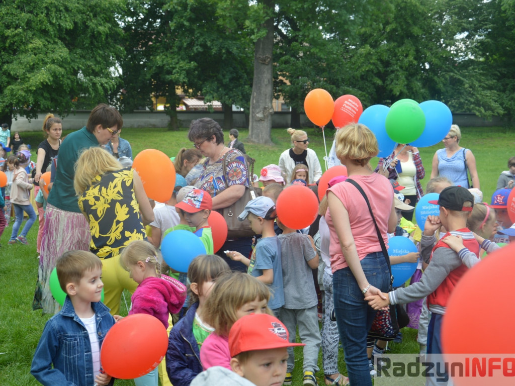 Radzyniacy czytali bajki i wiersze dzieciom