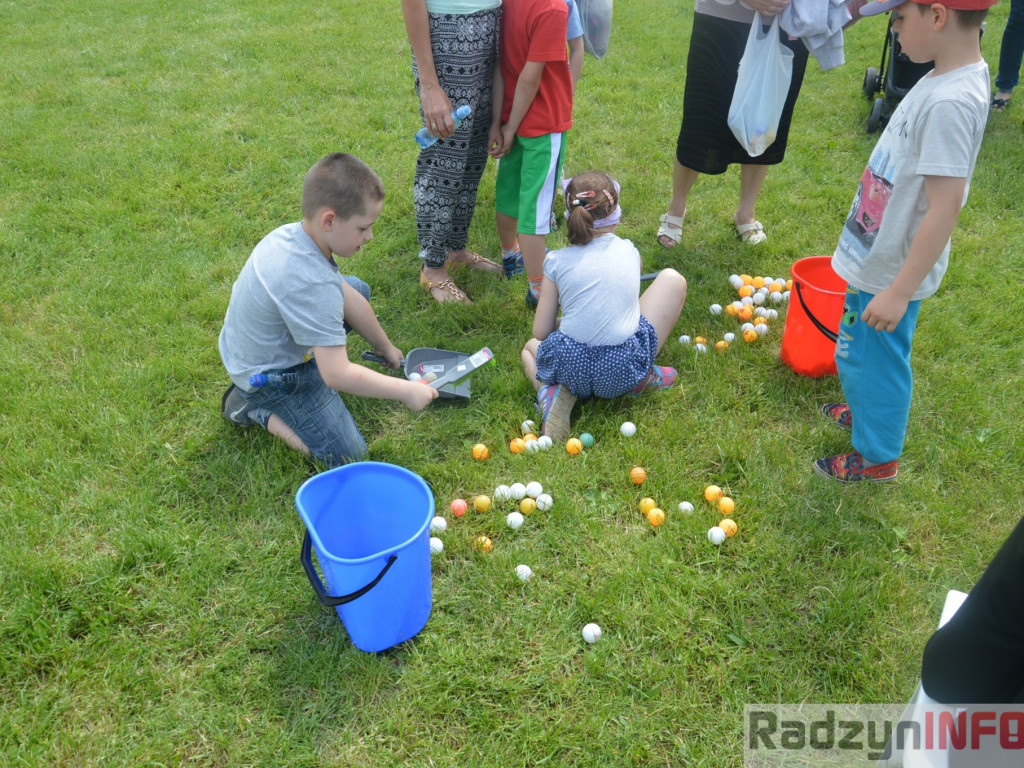 Przedszkolaki bawiły się na świeżym powietrzu