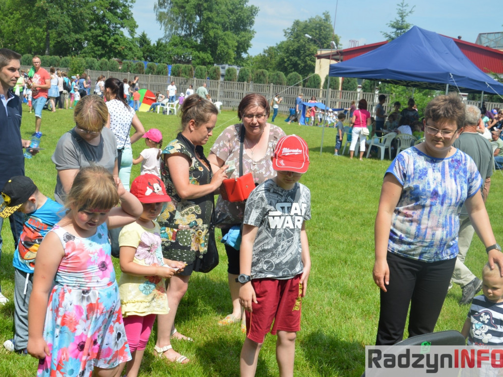 Przedszkolaki bawiły się na świeżym powietrzu