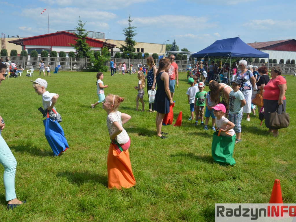 Przedszkolaki bawiły się na świeżym powietrzu